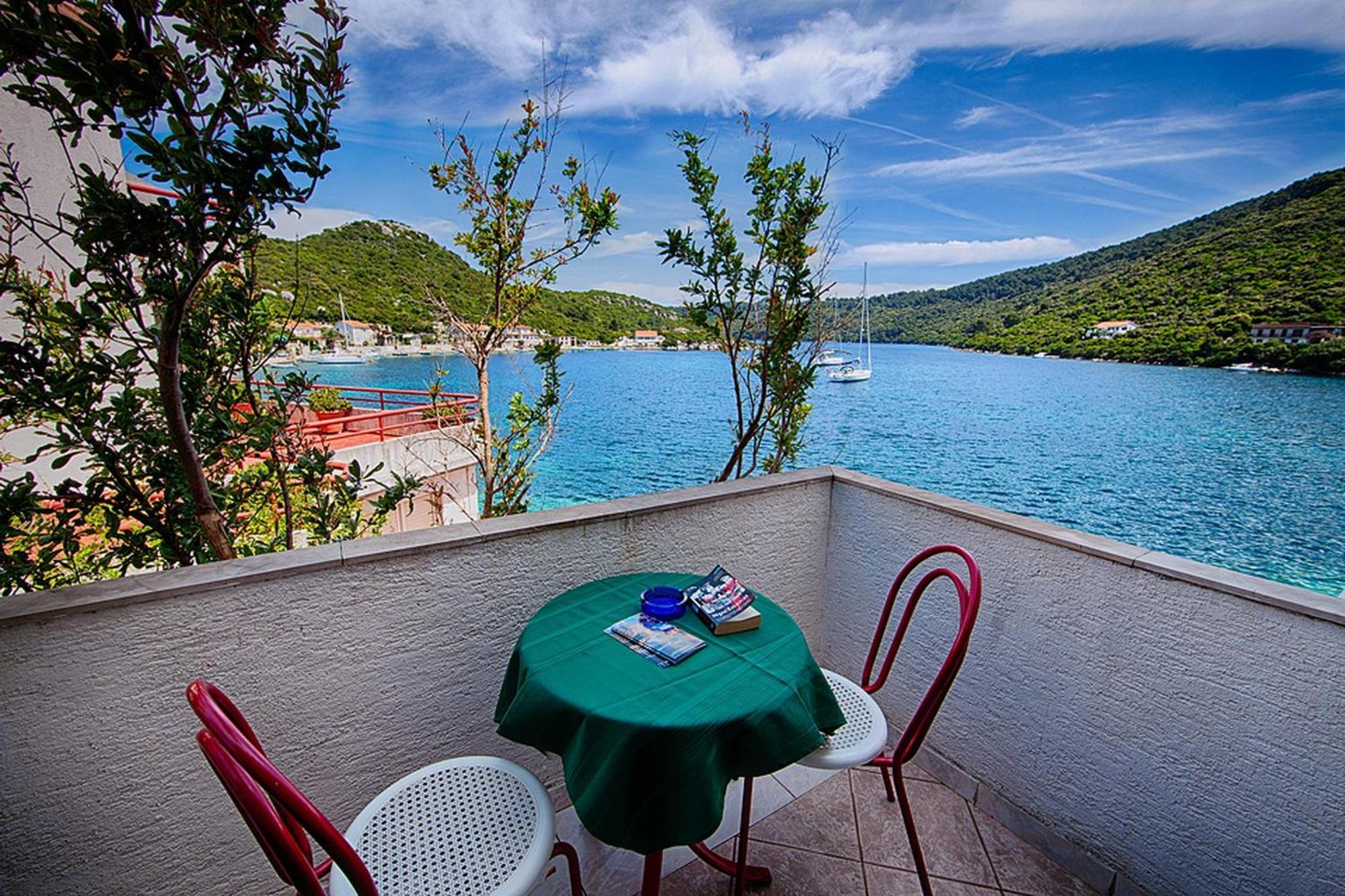 Malo Apartma Lastovo